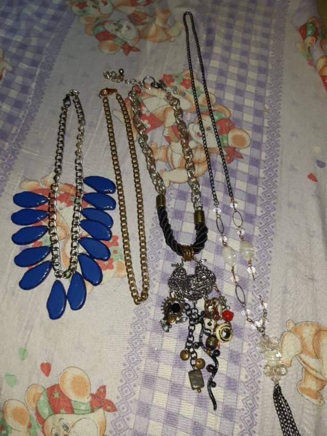 Lot de chaines  - 0 - Necklaces  on Aster Vender