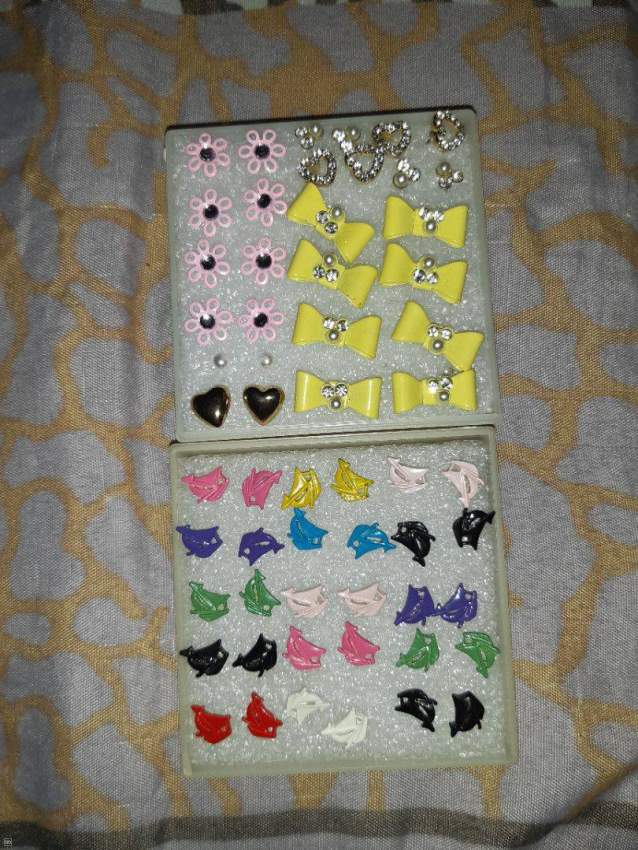  2 boite petits boucle d'oreilles - 0 - Earrings  on Aster Vender