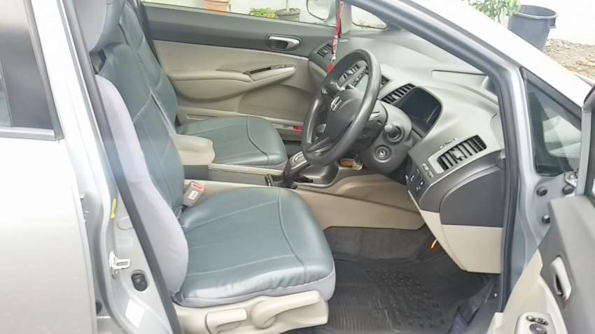 Honda Civic (Hybrid) - 2010 - 5 - Family Cars  on Aster Vender