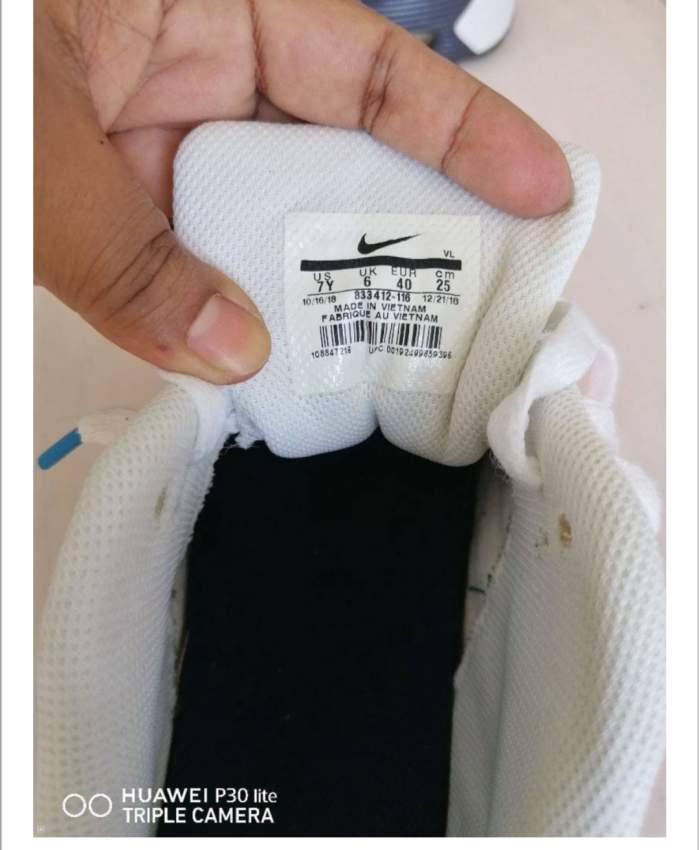 Sneakers  - 3 - Sneakers  on Aster Vender