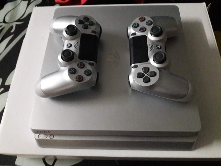PS 4 - 0 - PlayStation 4 (PS4)  on Aster Vender