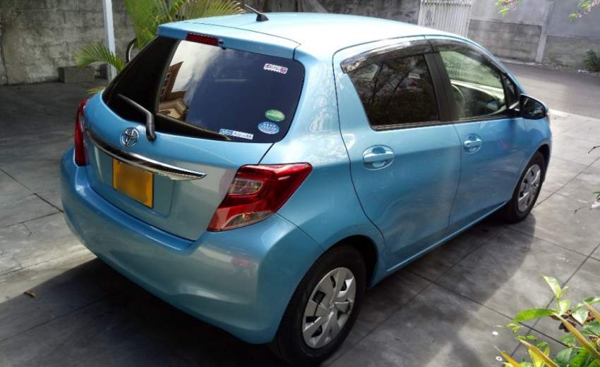 Toyota Vitz 1320 cc - 3 - Compact cars  on Aster Vender