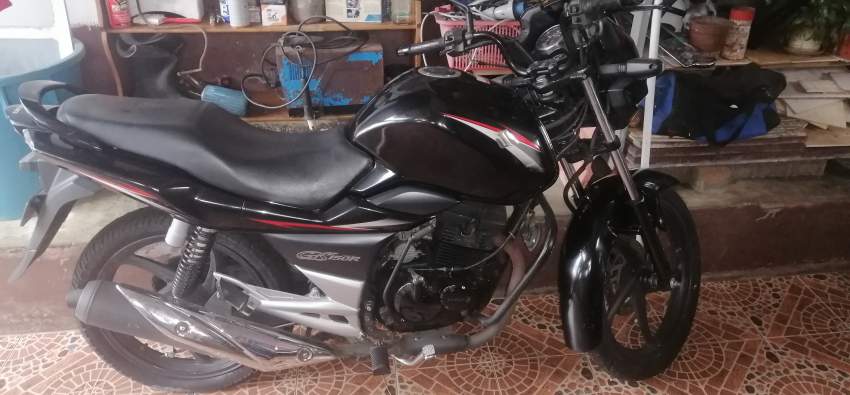 Suzuki GS150  - 1 - Roadsters  on Aster Vender