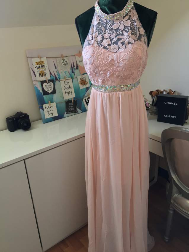 Evening dress / robe de soirée on Aster Vender