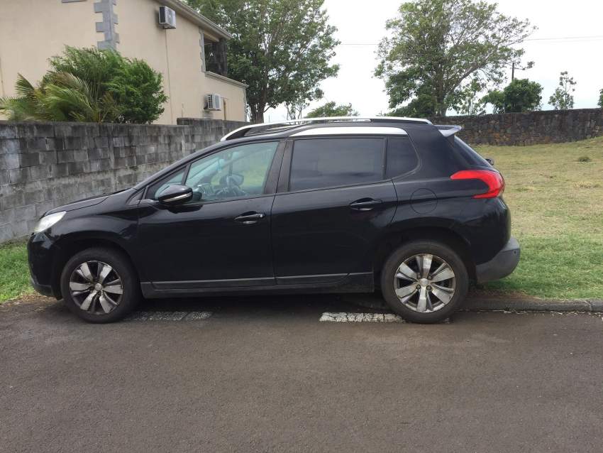 Peugeot 2008 e-HDI 1.6 DIESEL DISPONIBLE - Family Cars at AsterVender