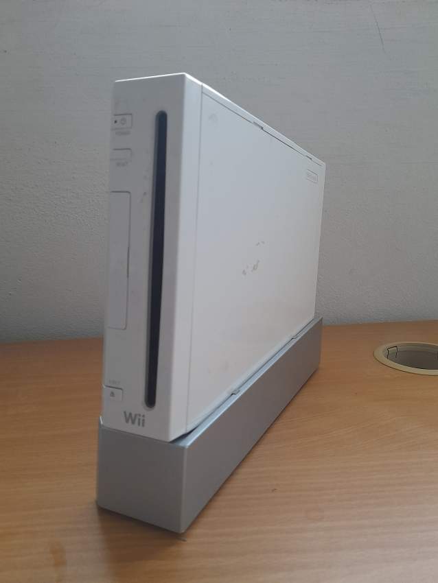 Wii Nintendo + jeux prix négociable for exchange  - 0 - Wii  on Aster Vender