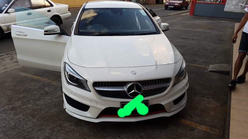 Mercedes benz - 5 - Luxury Cars  on Aster Vender