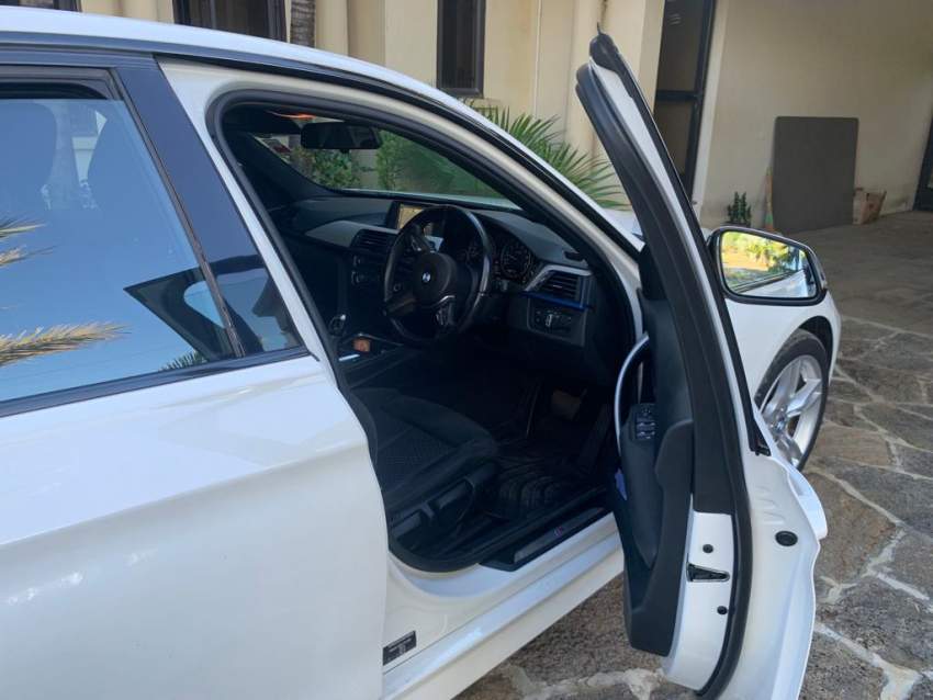 BMW 316i - 1 - Luxury Cars  on Aster Vender