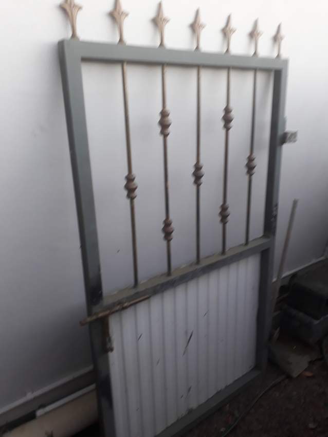 Two metal gates - 1 - Others  on Aster Vender