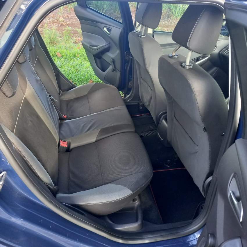 Ford Focus - 4 - Family Cars  on Aster Vender