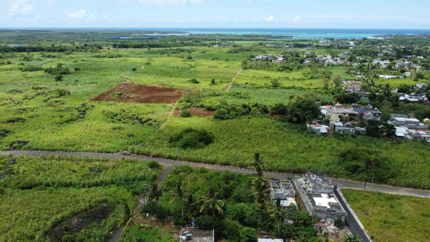 For Sale - Residential Land 380 m2 - Poste de Flacq - 2 - Land  on Aster Vender