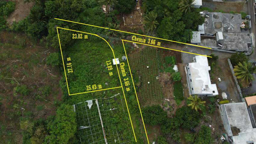 For Sale - Residential Land 858 m2 - Ecroignard on Aster Vender