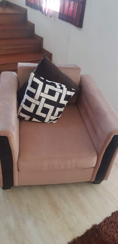 Sofa set on Aster Vender