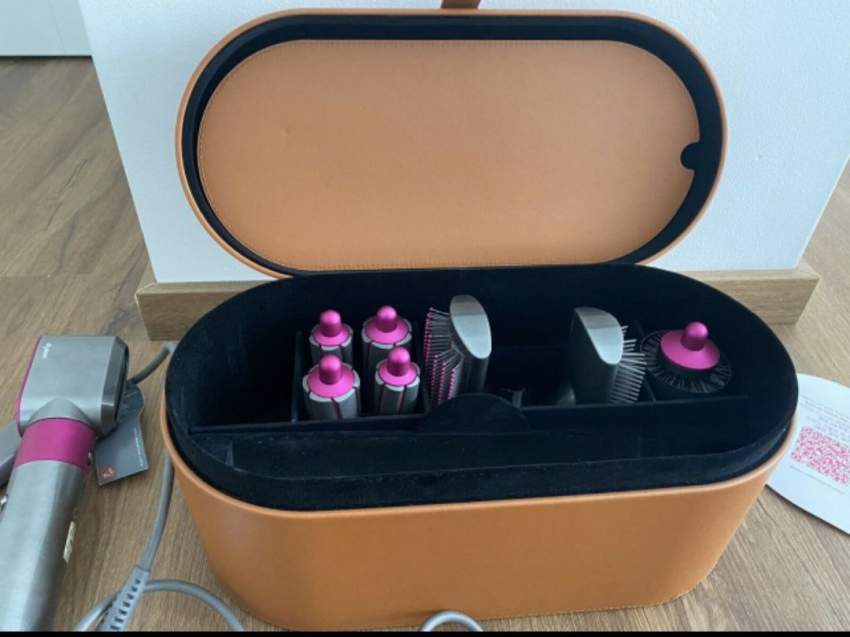 Dyson Airwap - 4 - Hair treatment  on Aster Vender