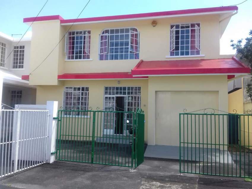 Maison meublee a vendre a Quatre Bornes - 0 - House  on Aster Vender