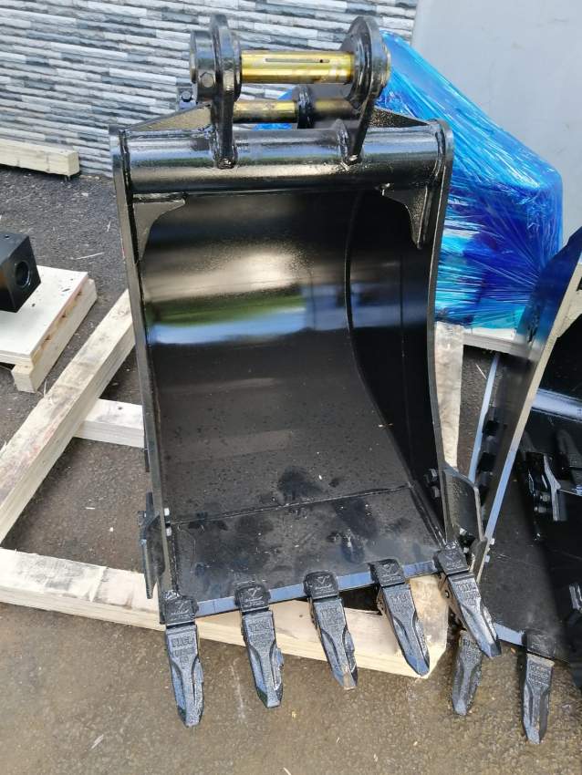 JCB 3cx breaker hammer and bucket - 4 - Spare Parts  on Aster Vender