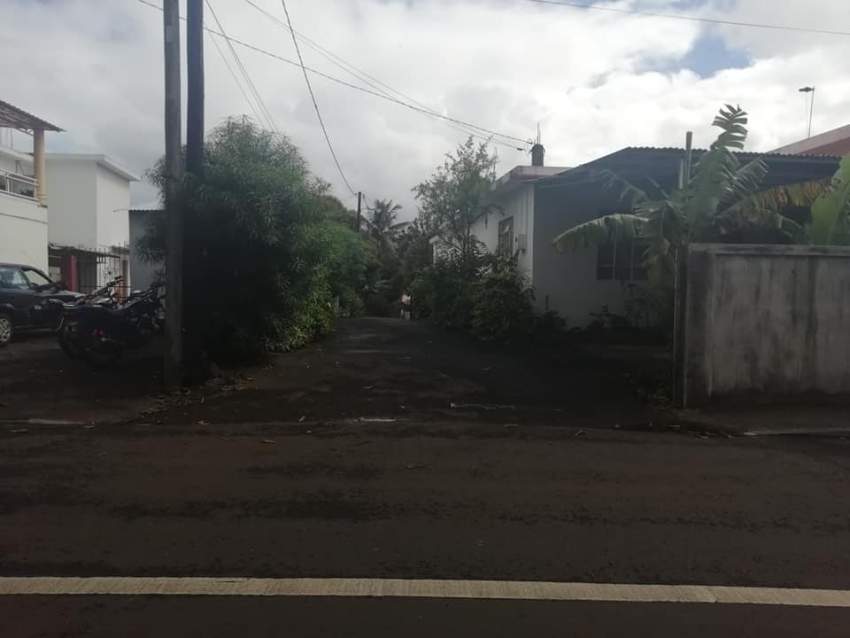  18 perches residential land are for sale in Plaine des Roches - 1 - Land  on Aster Vender