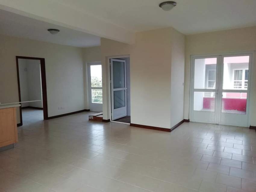  penthouse is for sale in Pereybere @ Rs 5,600,000 negotiable.  - 2 - Apartments  on Aster Vender