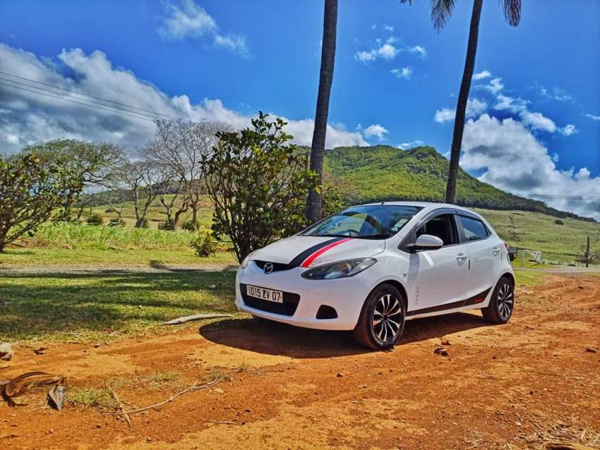 Mazda demio  - 2 - Compact cars  on Aster Vender