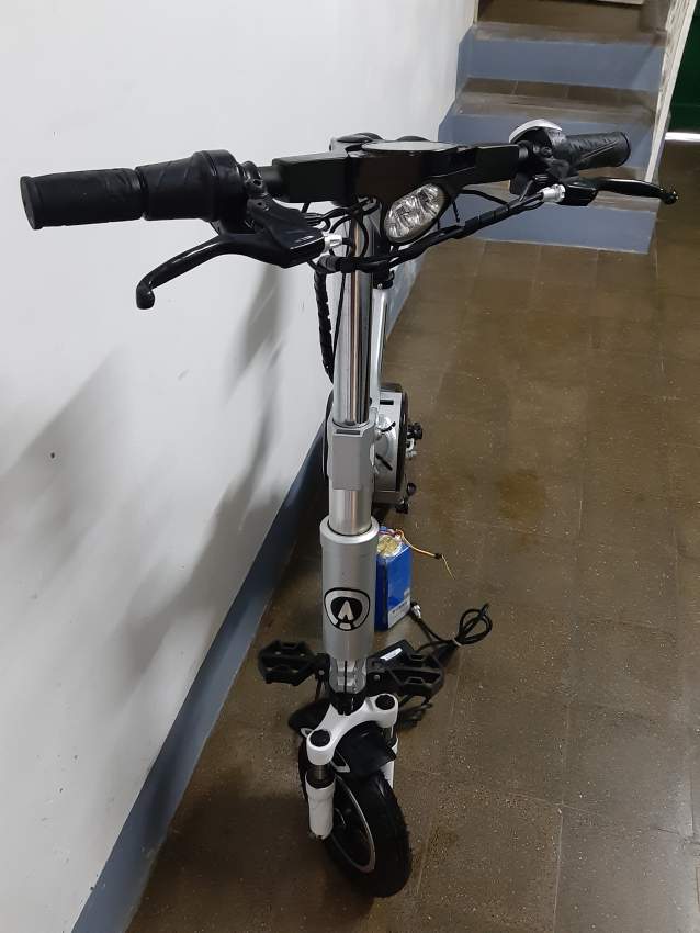 Scooter electrique  - 1 - Electric Scooter  on Aster Vender