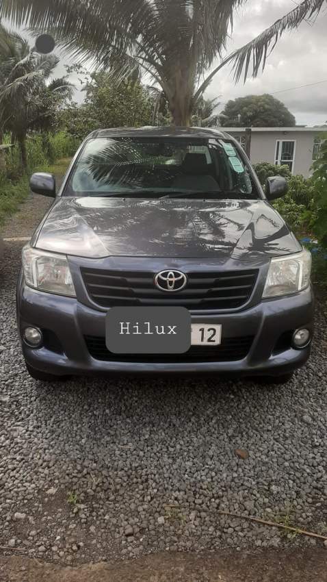 Toyota hilux  - 0 - Pickup trucks (4x4 & 4x2)  on Aster Vender
