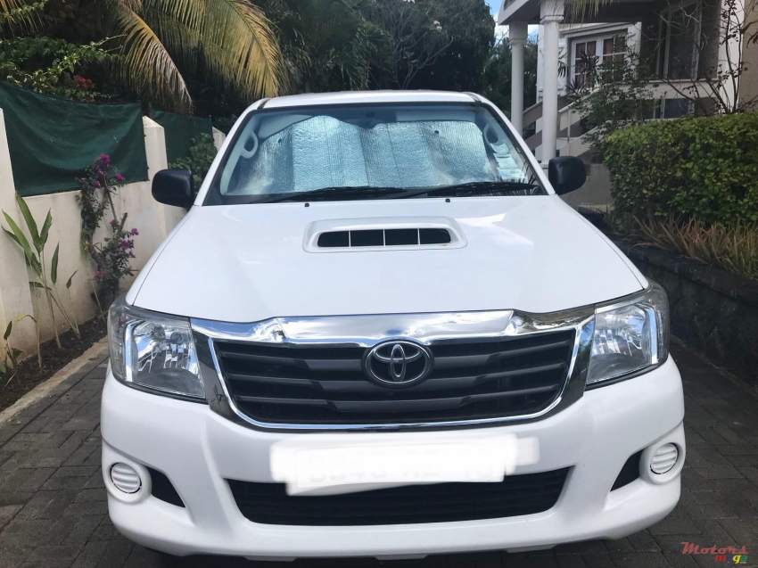 Toyota Hilux - 0 - Pickup trucks (4x4 & 4x2)  on Aster Vender