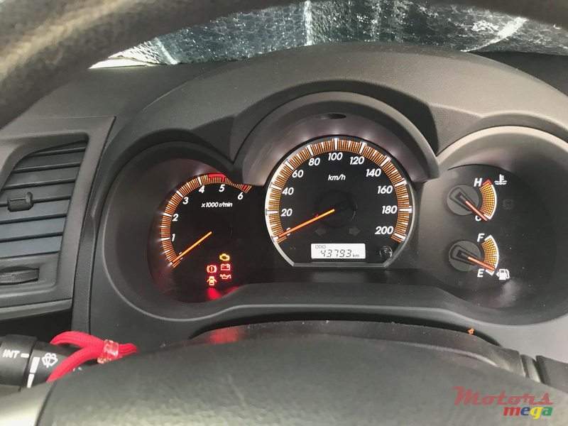 Toyota Hilux - 1 - Pickup trucks (4x4 & 4x2)  on Aster Vender