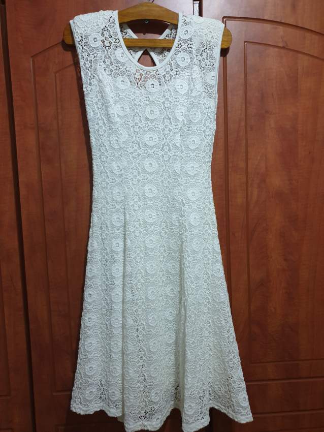 Lot de vetements seconde main - 1 - Dresses (Women)  on Aster Vender