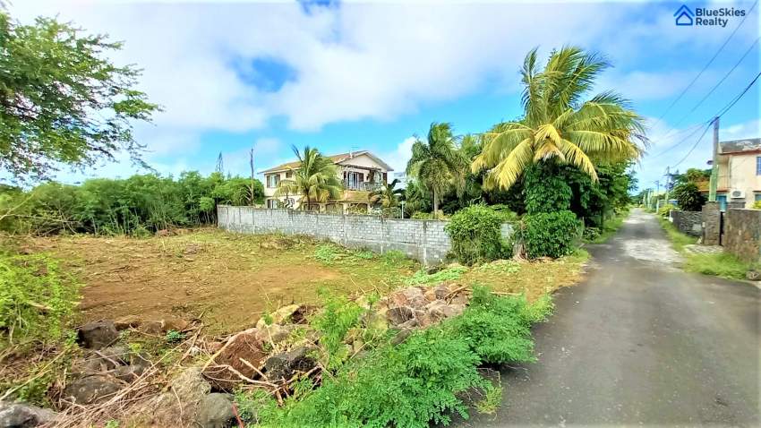 149.57 toises for sale in Chevreau Lane, Calodyne - 2 - Land  on Aster Vender