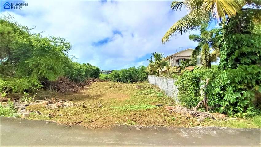 149.57 toises for sale in Chevreau Lane, Calodyne - 1 - Land  on Aster Vender