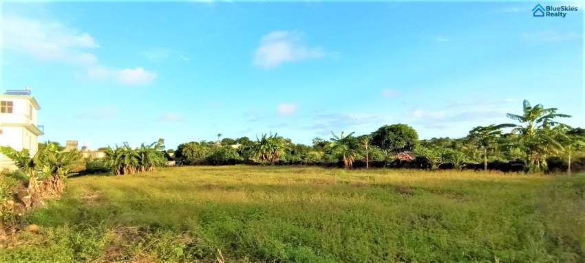 183.19 toises for sale in Roche Terre - 1 - Land  on Aster Vender