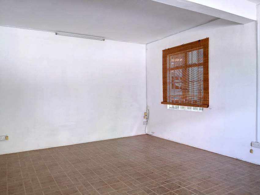 (Ref. MA7-645) Local commercial - 5 - Commercial Space  on Aster Vender