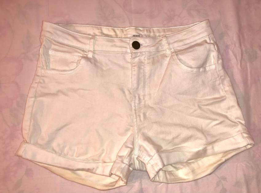 For sale - 2 - Pants & Leggings (Women)  on Aster Vender