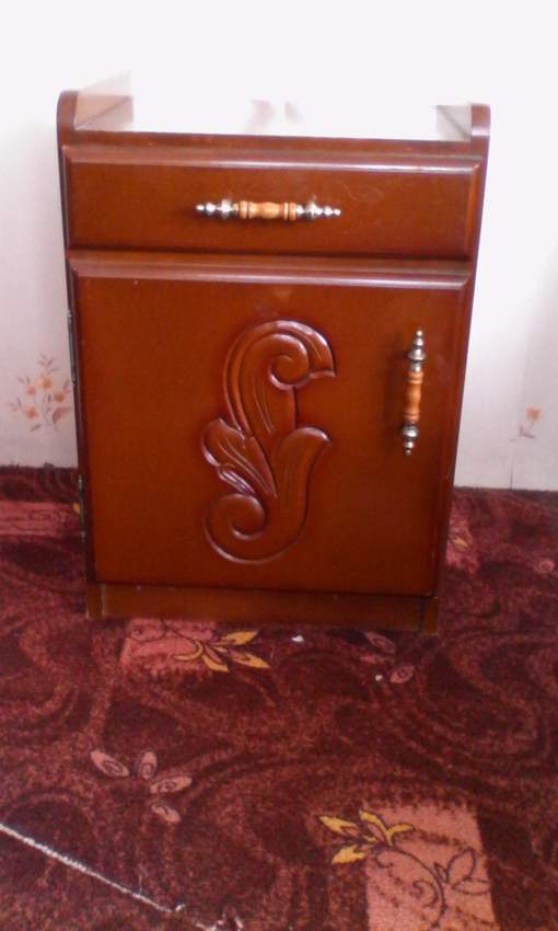 Table de nuit on Aster Vender