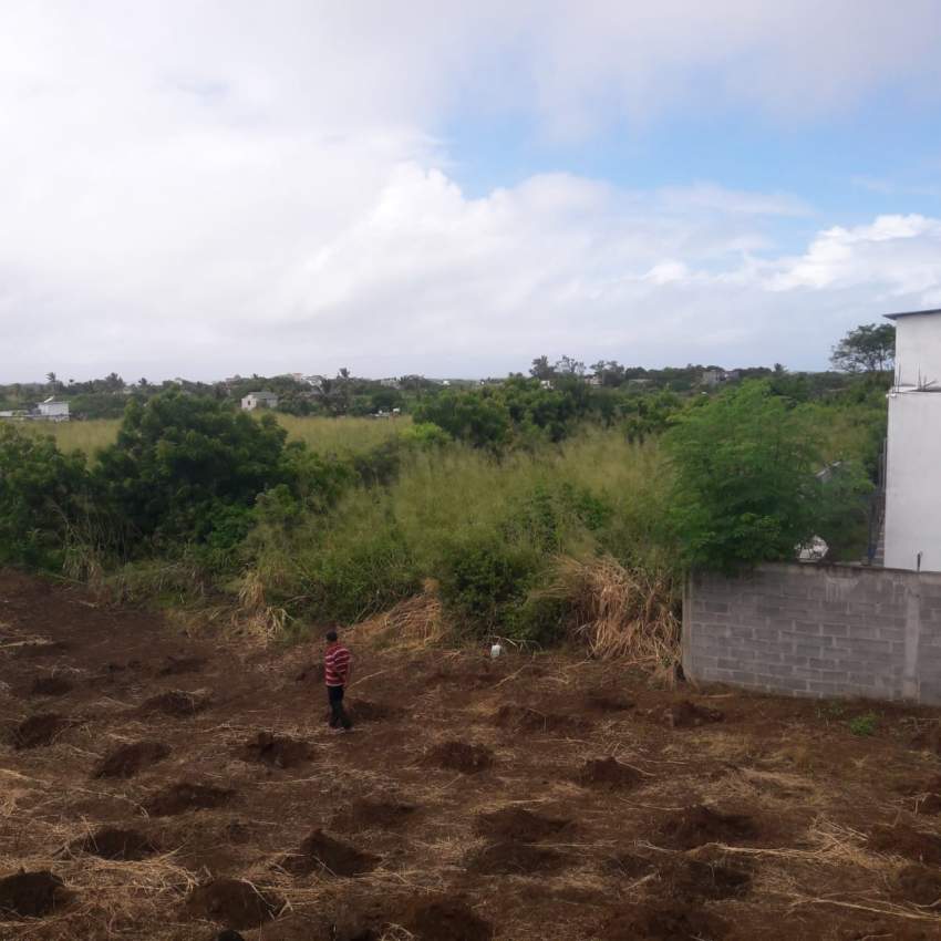 Terrain a vendre a Grand Gaube. Swipe for more pics! - 3 - Land  on Aster Vender