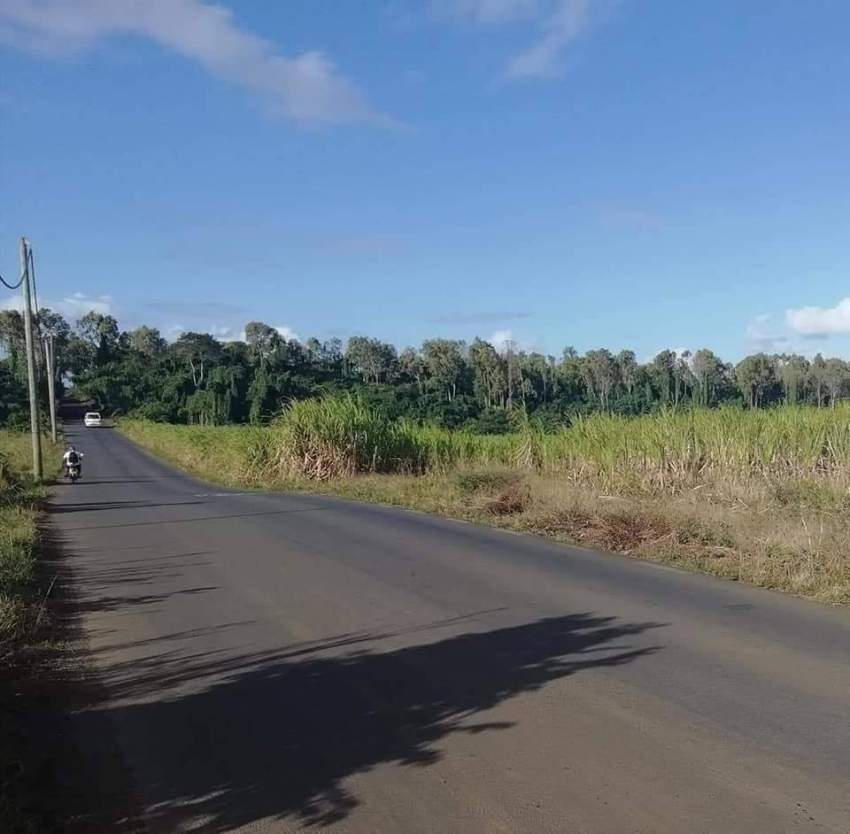 PriceDiscounted - 1 arpent 70.97 perches -Beau Plateau, Cottage on Aster Vender