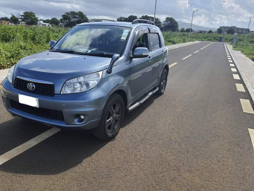 Sell Toyota Rush 2010 - 5 - SUV Cars  on Aster Vender