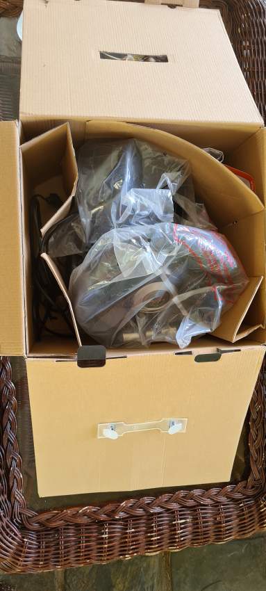 Steering wheel and pedels - 2 - PlayStation 4 (PS4)  on Aster Vender