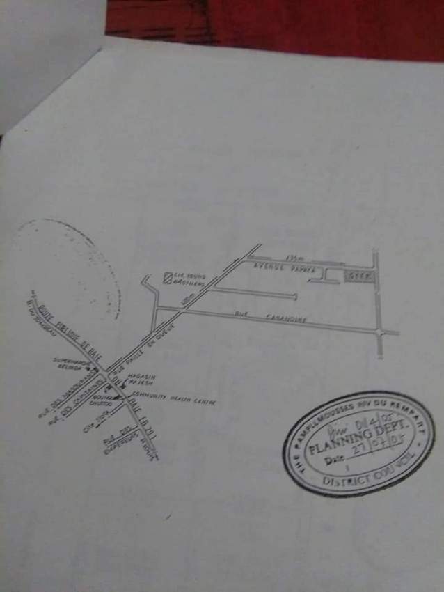 VERY URGENT SALE - 7.66 perches -  Baie du Tombeau @ Rs 950,000 only - 6 - Land  on Aster Vender