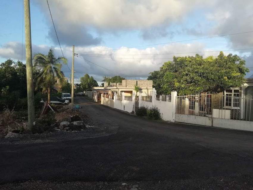 45 perches land in St Julien D'Hotman @ Rs 85,000/perche slightly nego - 2 - Land  on Aster Vender