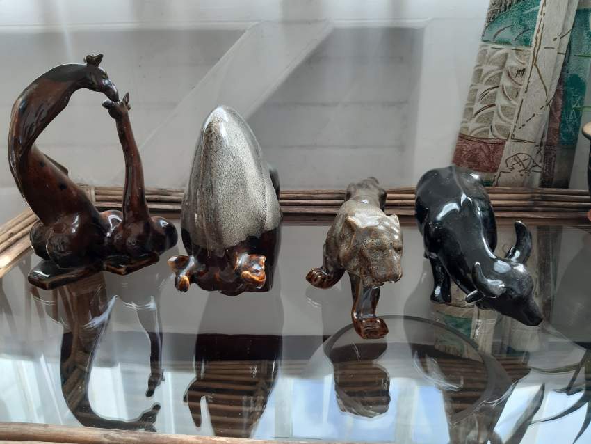 Anciennes statues animalières en porcelaine - 1 - Interior Decor  on Aster Vender