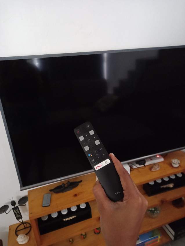 TCL TELEVISION 50” UHD 4K SMART  - 2 - TV Box  on Aster Vender