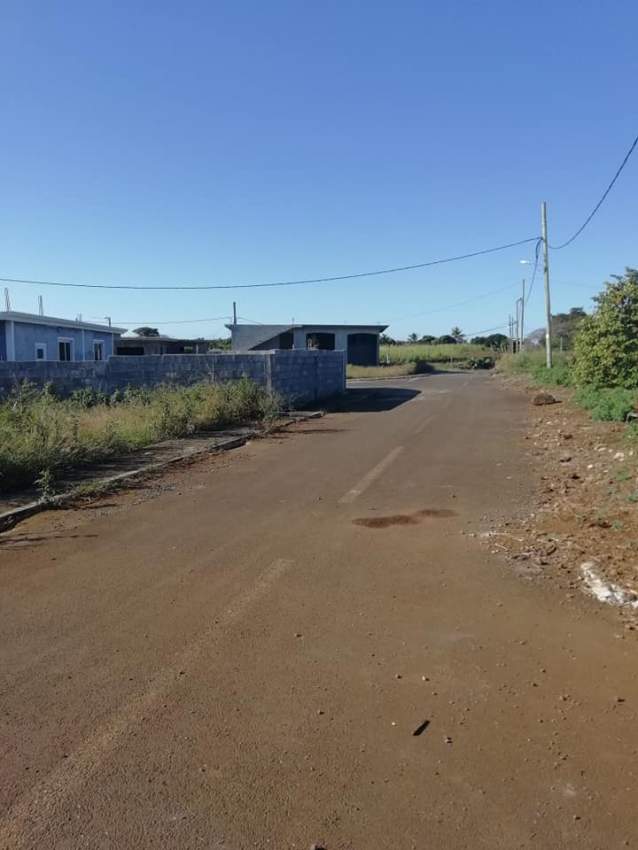 Unfinished house built on a plot of 7 perches -Beau Plateau, Cottage   - 1 - House  on Aster Vender