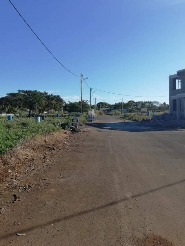 Unfinished house built on a plot of 7 perches -Beau Plateau, Cottage   - 3 - House  on Aster Vender