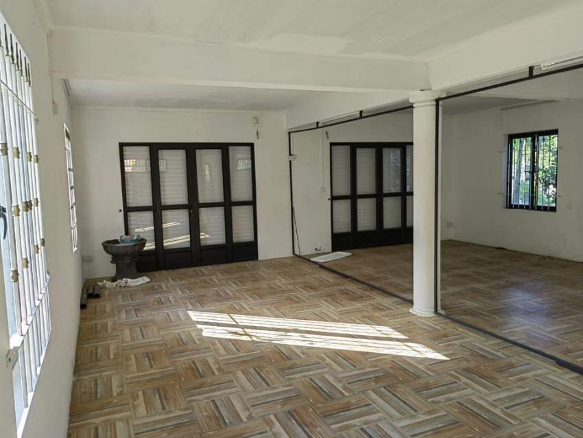 COMMERCIAL SPACE ON RENT  - 4 - Commercial Space  on Aster Vender