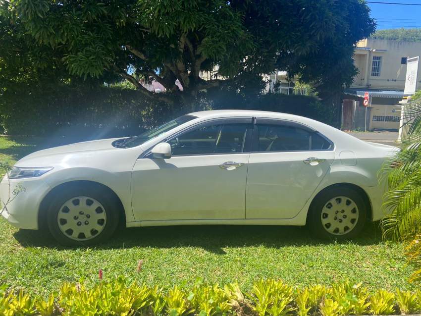 Honda Accord  - 4 - Family Cars  on Aster Vender