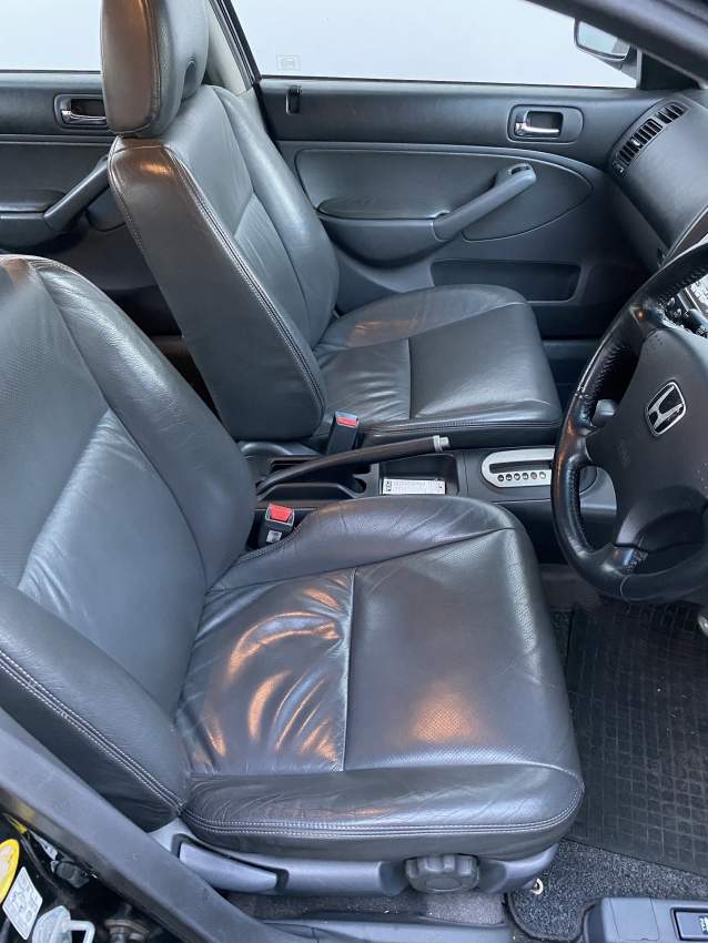 HONDA CIVIC 1.6 2004 - 4 - Family Cars  on Aster Vender