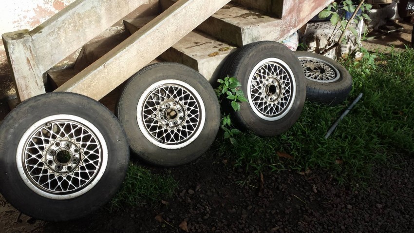 Car tires for sale on Aster Vender
