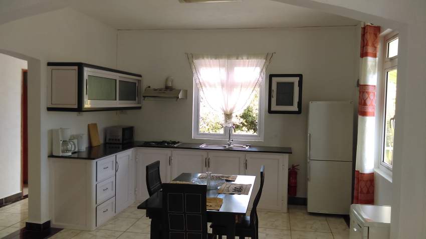 Complexe de 4 Appartements - 8 Chambres - Grand Baie - 1 - House  on Aster Vender