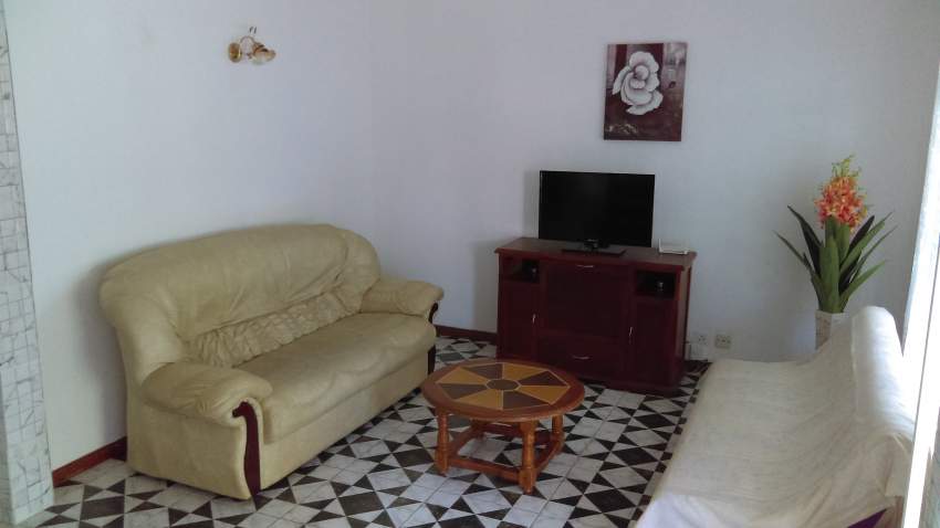 Complexe de 4 Appartements - 8 Chambres - Grand Baie - 4 - House  on Aster Vender